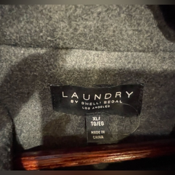 LAUNDRY Short coat with faux fur sleeve detail. Sz XL - Picture 5 of 5